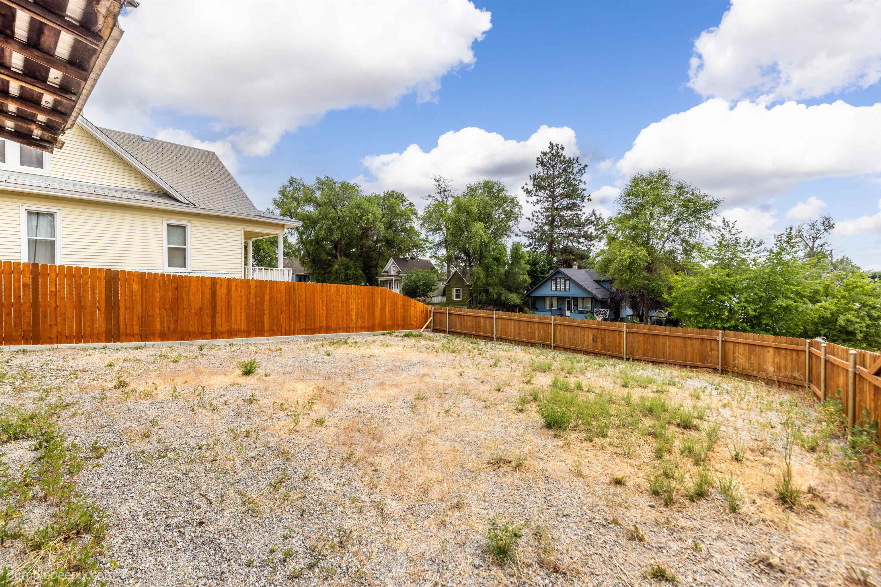 Property Photo: 1808 N Cannon St WA 99205