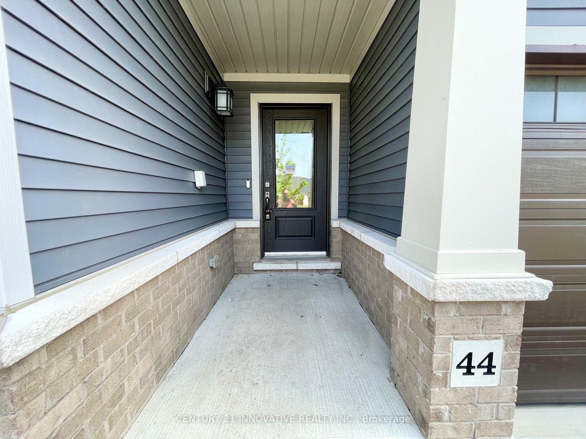 Property Photo:  4311 Mann Street 44  ON L2G 0A4 