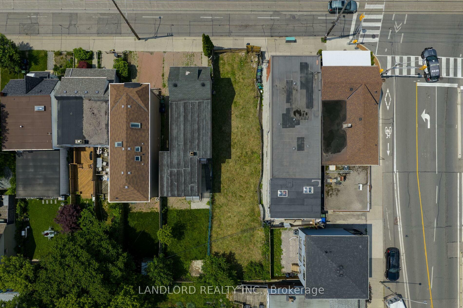 Property Photo:  69 Coxwell Avenue  ON M4L 3B1 