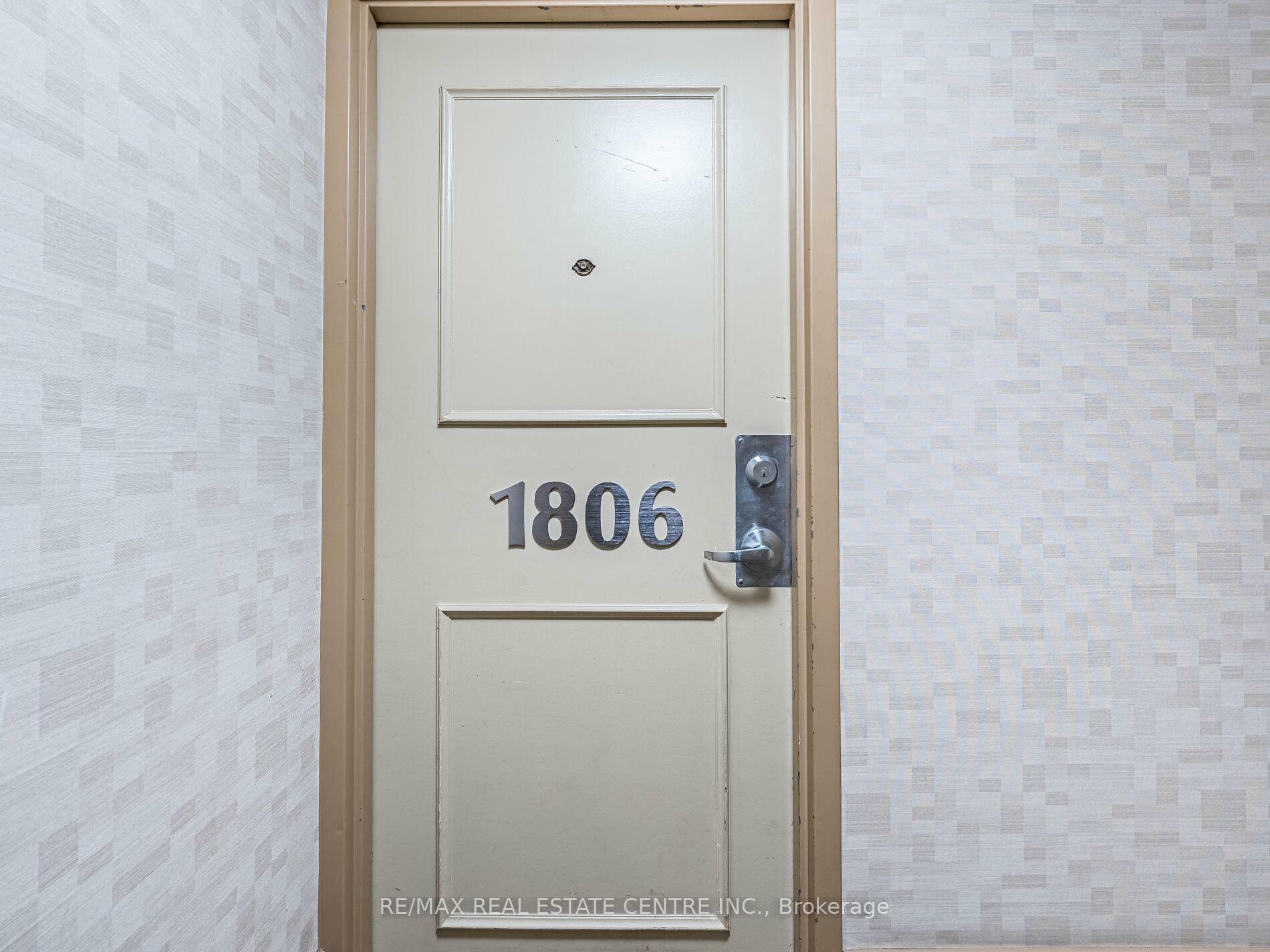 Property Photo: 735 Don Mills Road 1806 ON M3C 1T1
