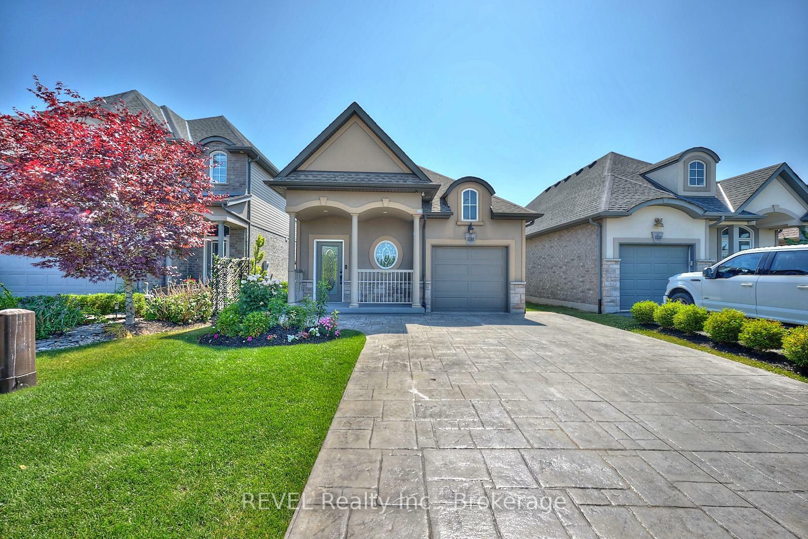 Property Photo: 8446 Jennifer Crescent ON L2H 0J3