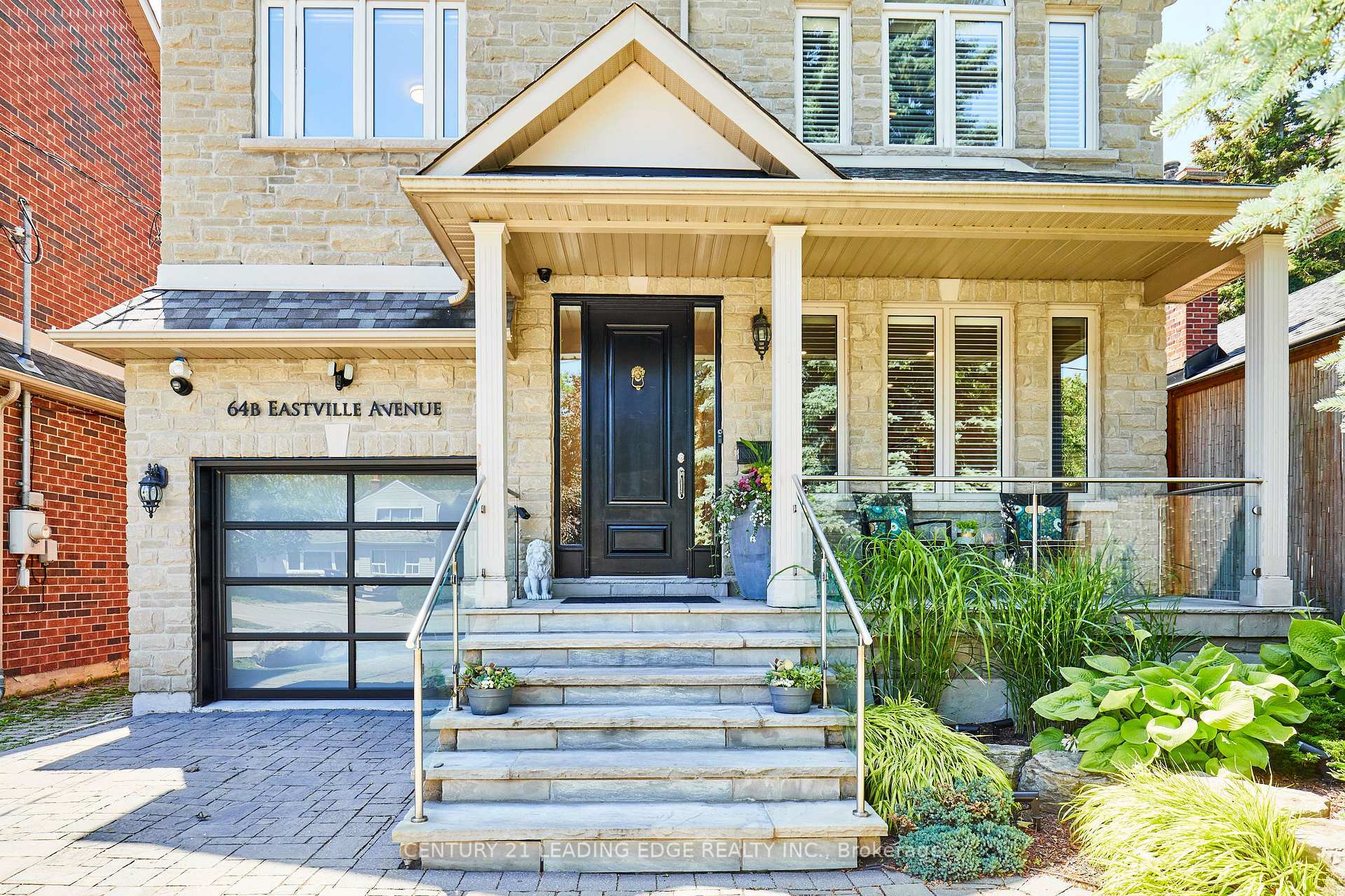 Photo de la propriété: 64B Eastville Avenue ON M1M 2N9