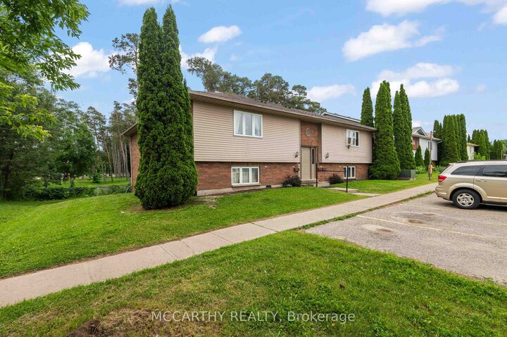 Property Photo:  50 Third Street H  ON L9W 3B1 