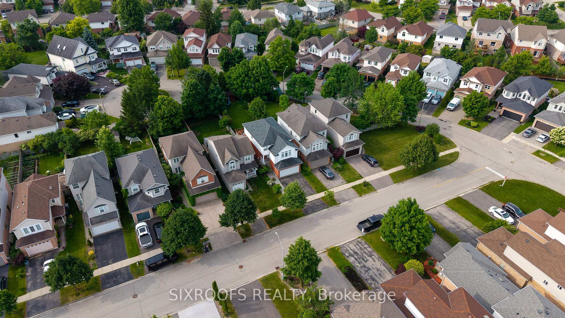 Property Photo: 414 Havendale Crescent ON N2T 2T3