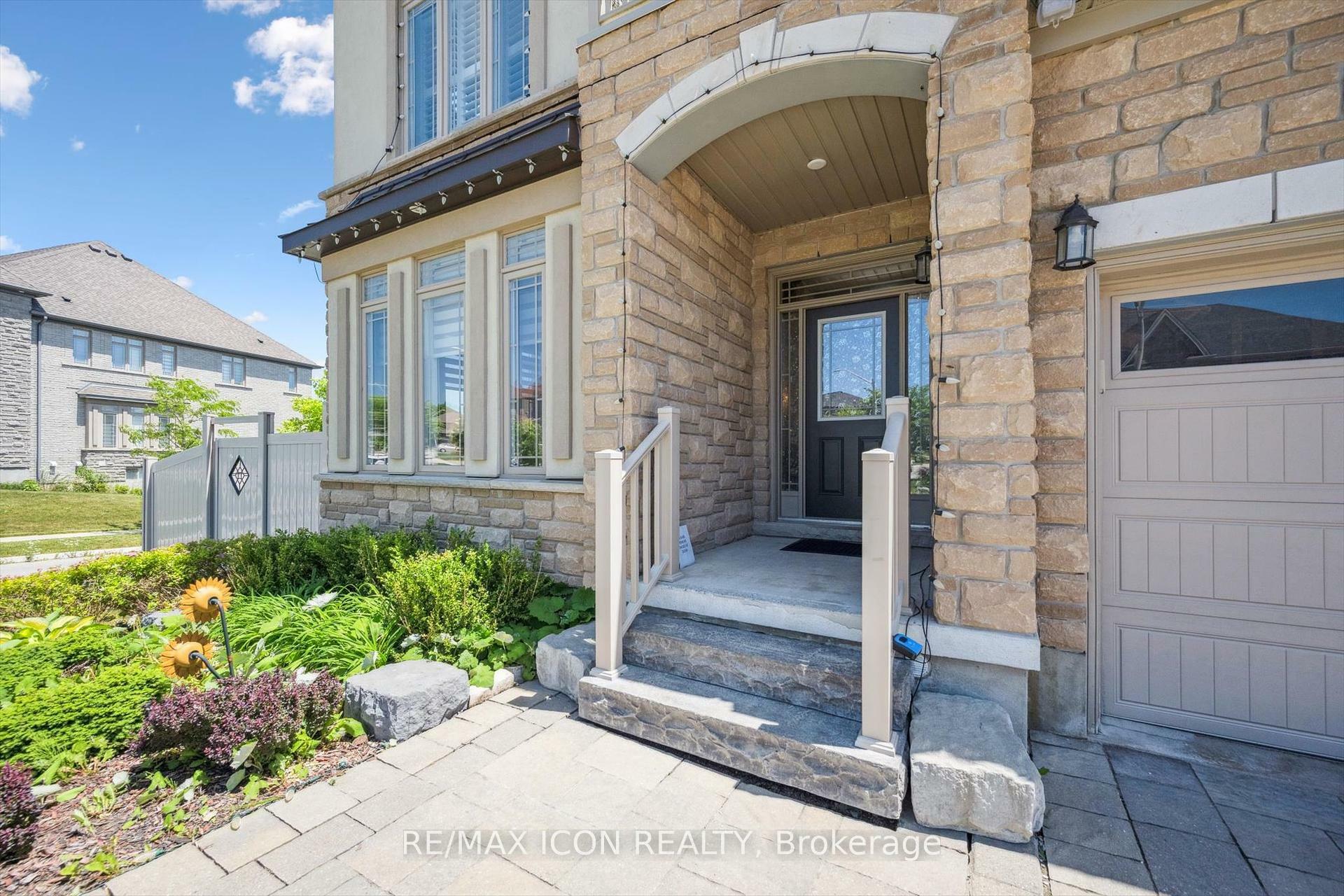 Property Photo: 779 Snowberry Court MI N2V 0E7