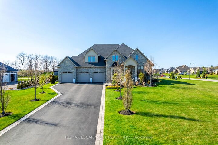 10 Harper Boulevard  Brantford ON N3T 0E1 photo