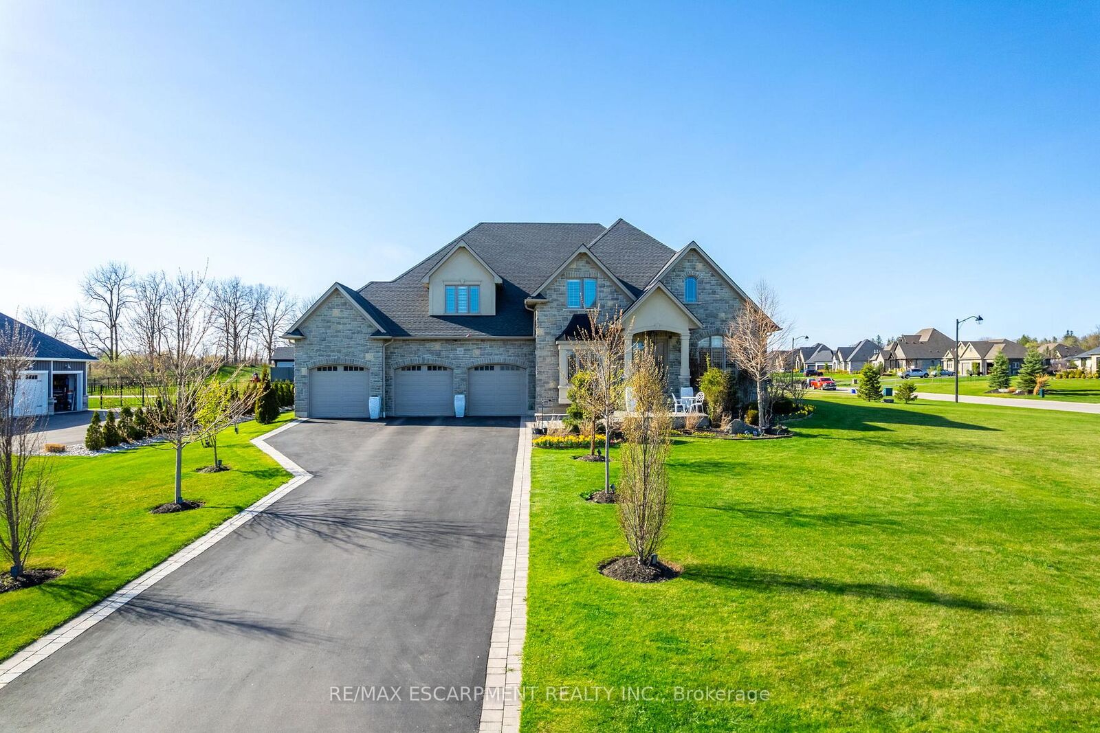 Property Photo: 10 Harper Boulevard ON N3T 0E1