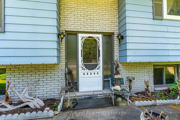 Property Photo: 17 Front Street ON N0H 1P0