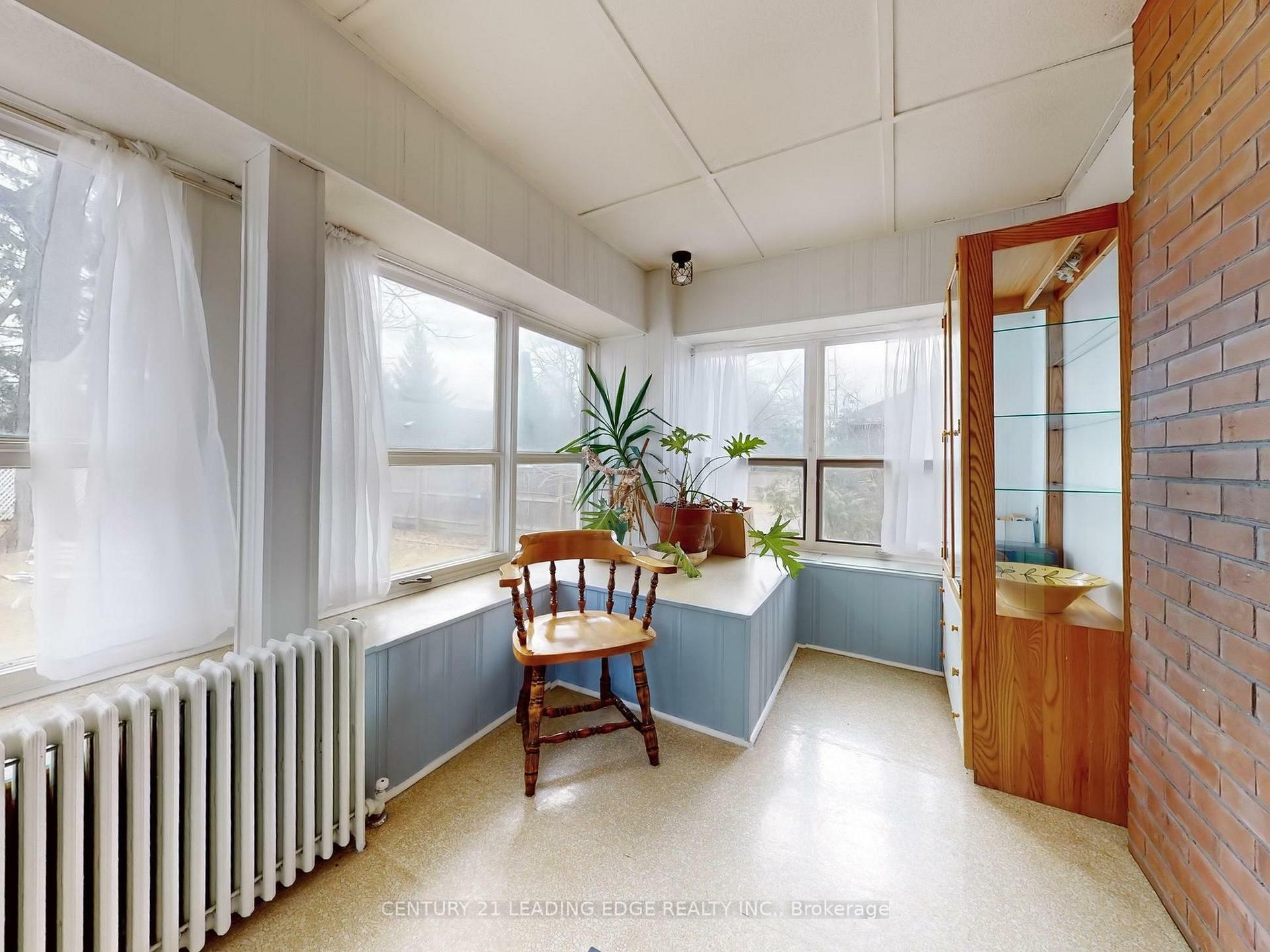 Photo de la propriété: 261 Main Street N ON L3P 1Y6