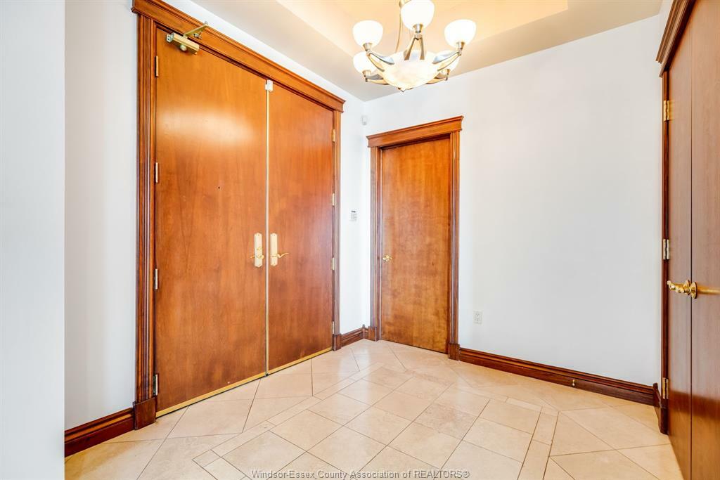 Photo de la propriété: 4955 Riverside Drive 1004 ON N8Y 5A3