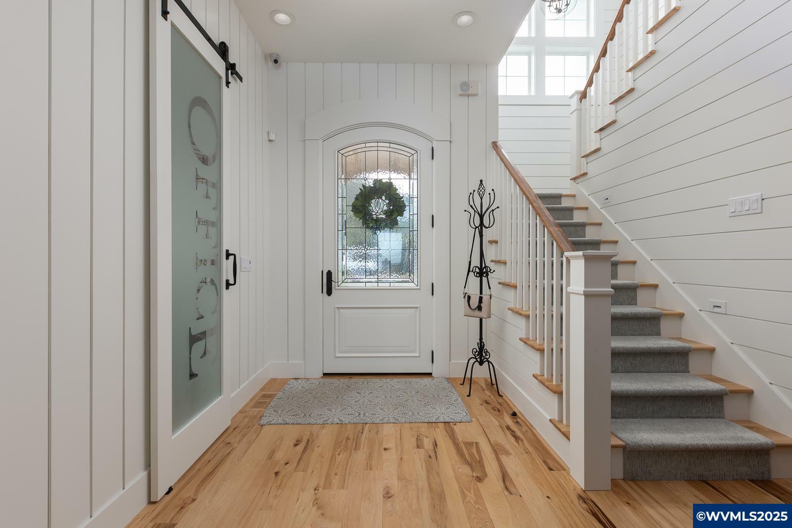 Property Photo: 525 SW Point Av OR 97341