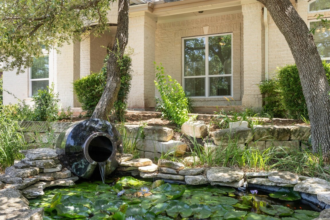 Property Photo: 9601 Billingham Trail TX 78717