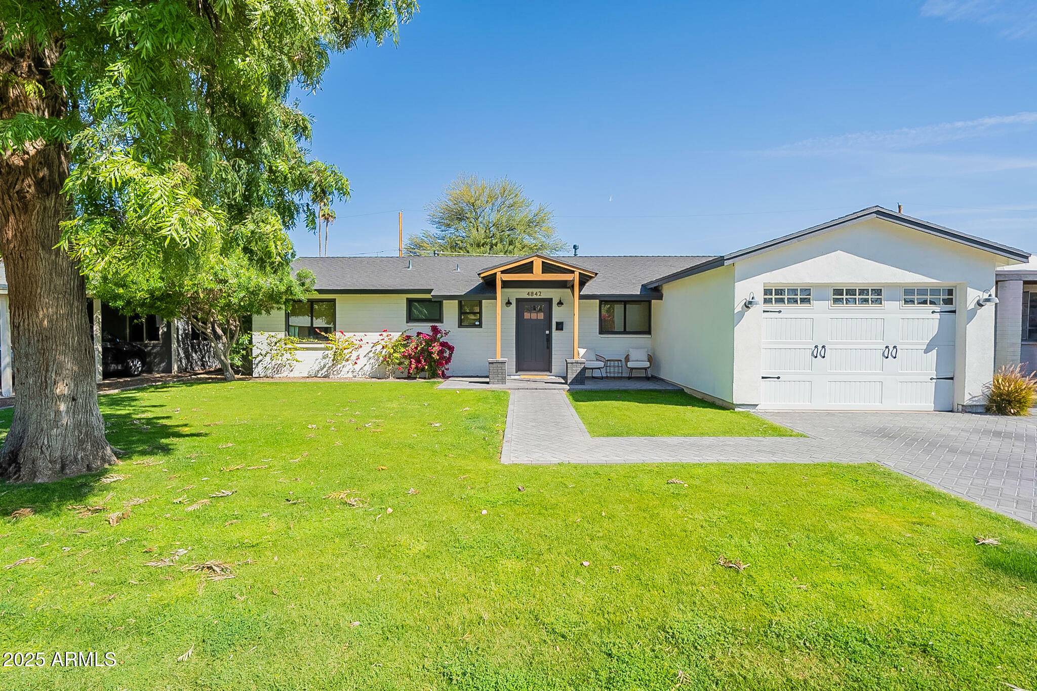 Property Photo: 4842 E Fairmount Avenue AZ 85018