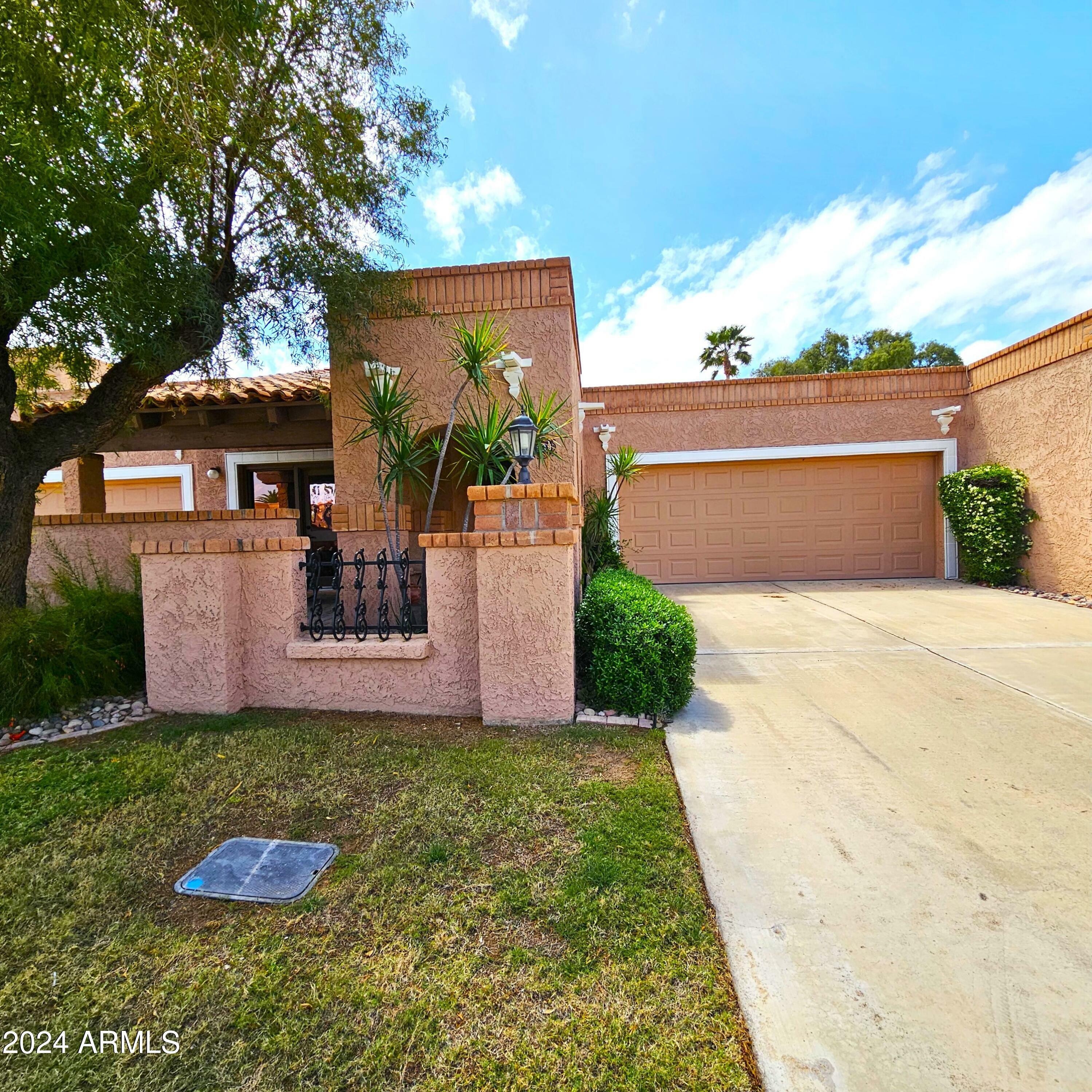 Property Photo: 8109 E Via De Viva -- AZ 85258