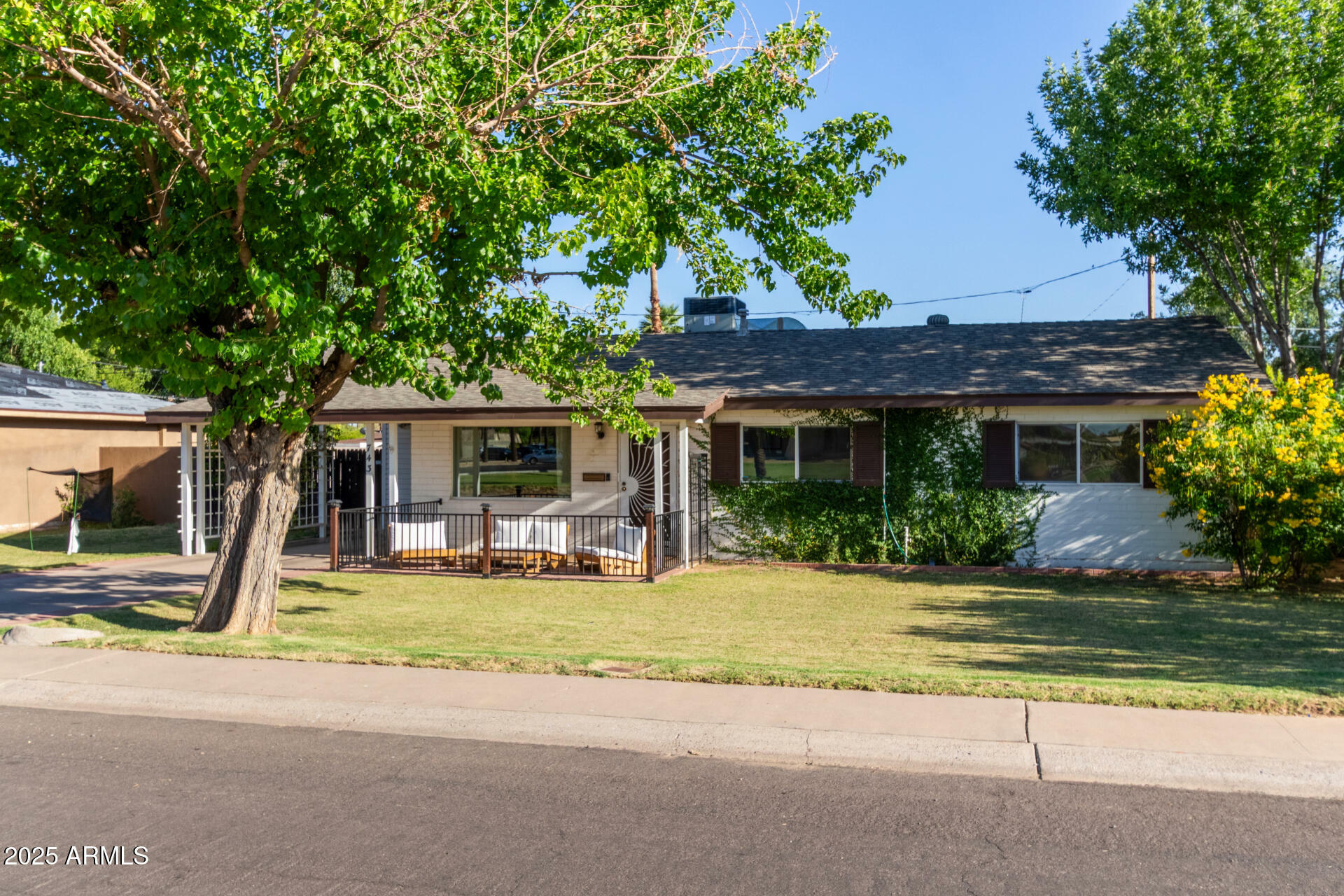 Property Photo: 743 W Ocotillo Road AZ 85013