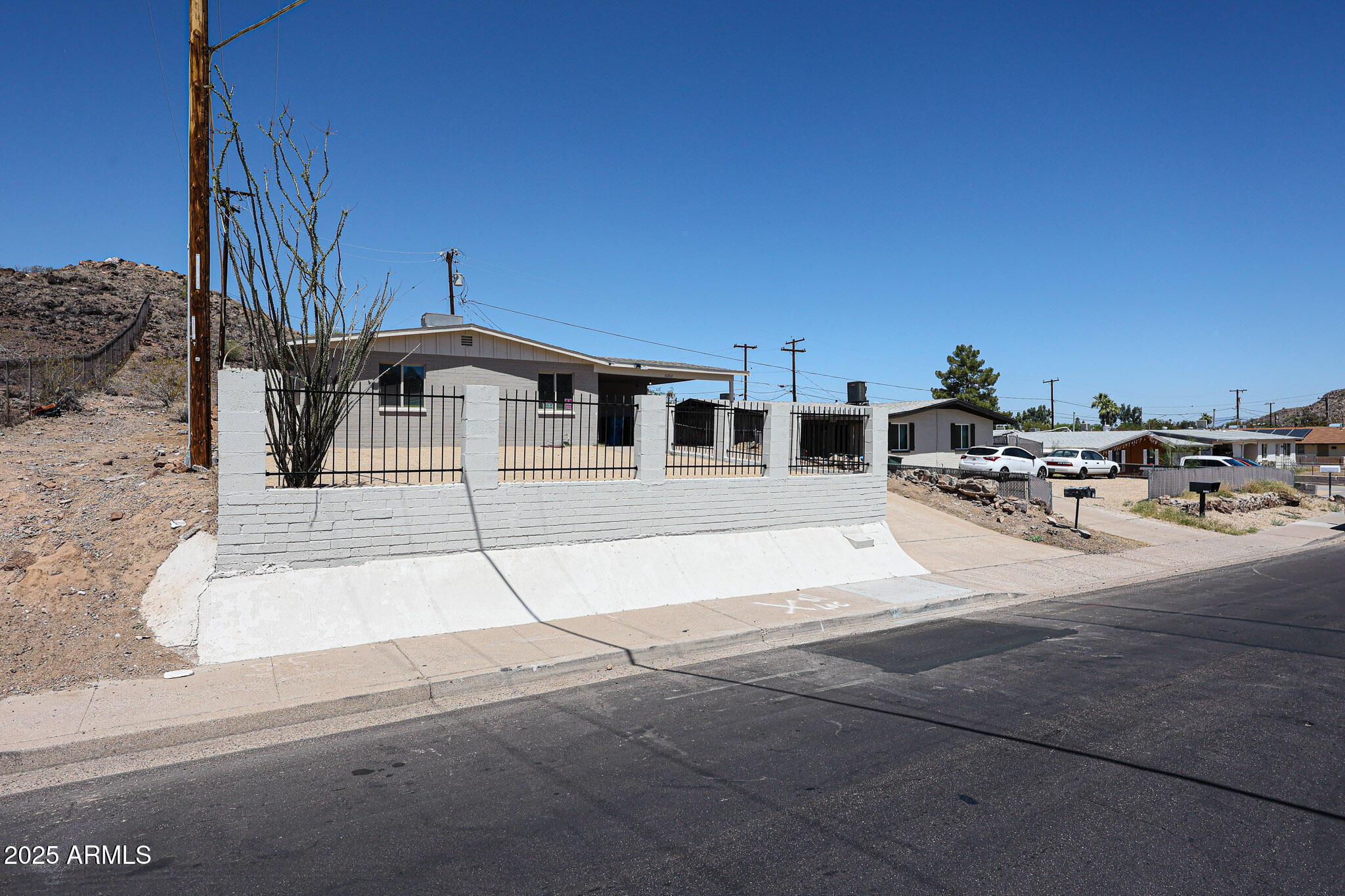 Property Photo: 10202 N 15th Avenue N 2 AZ 85021