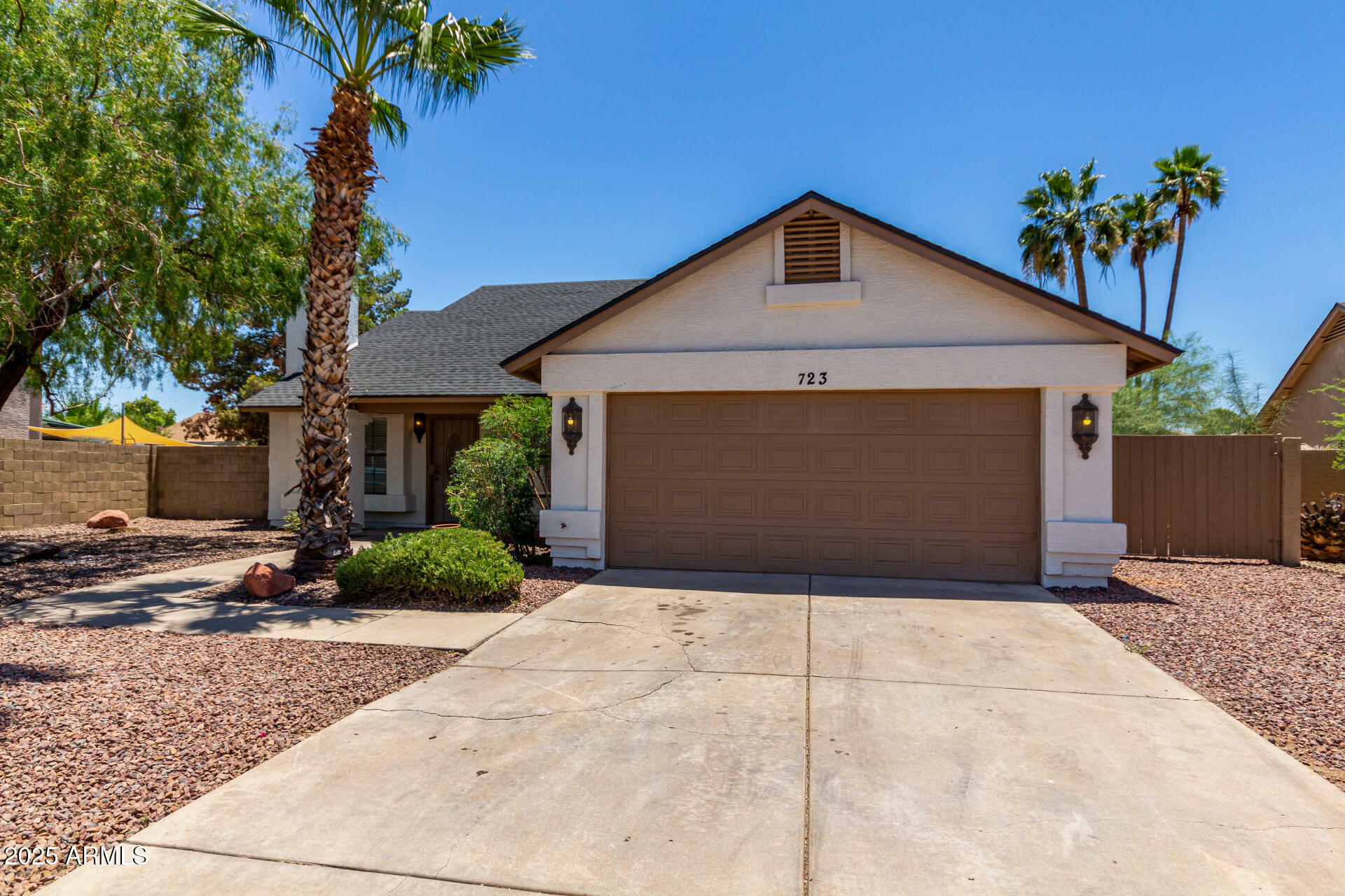 Property Photo: 723 E Piute Avenue AZ 85024