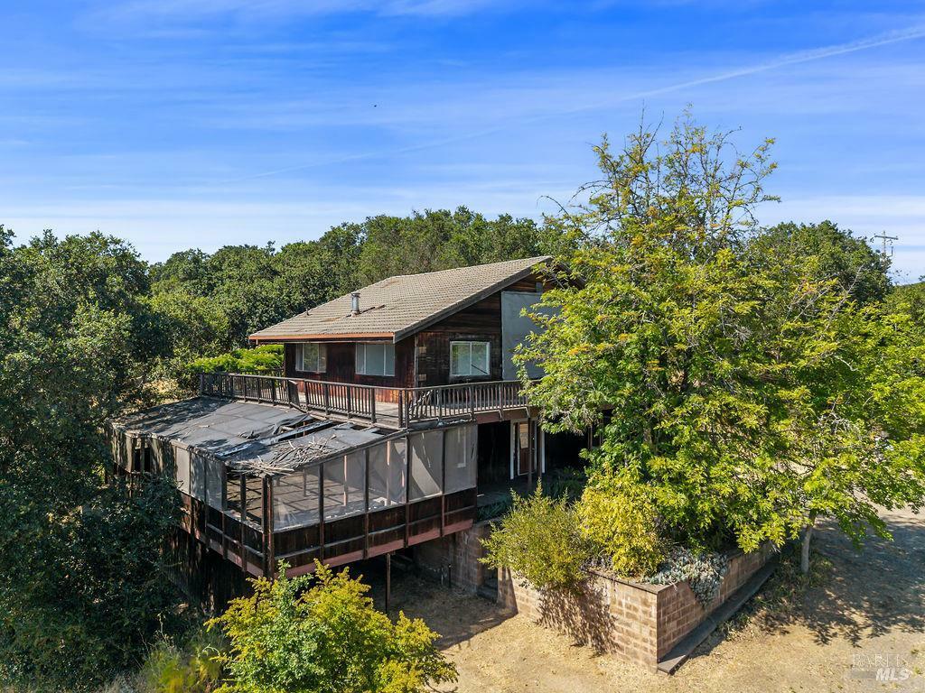 Property Photo: 15900 Healdsburg Avenue CA 95448
