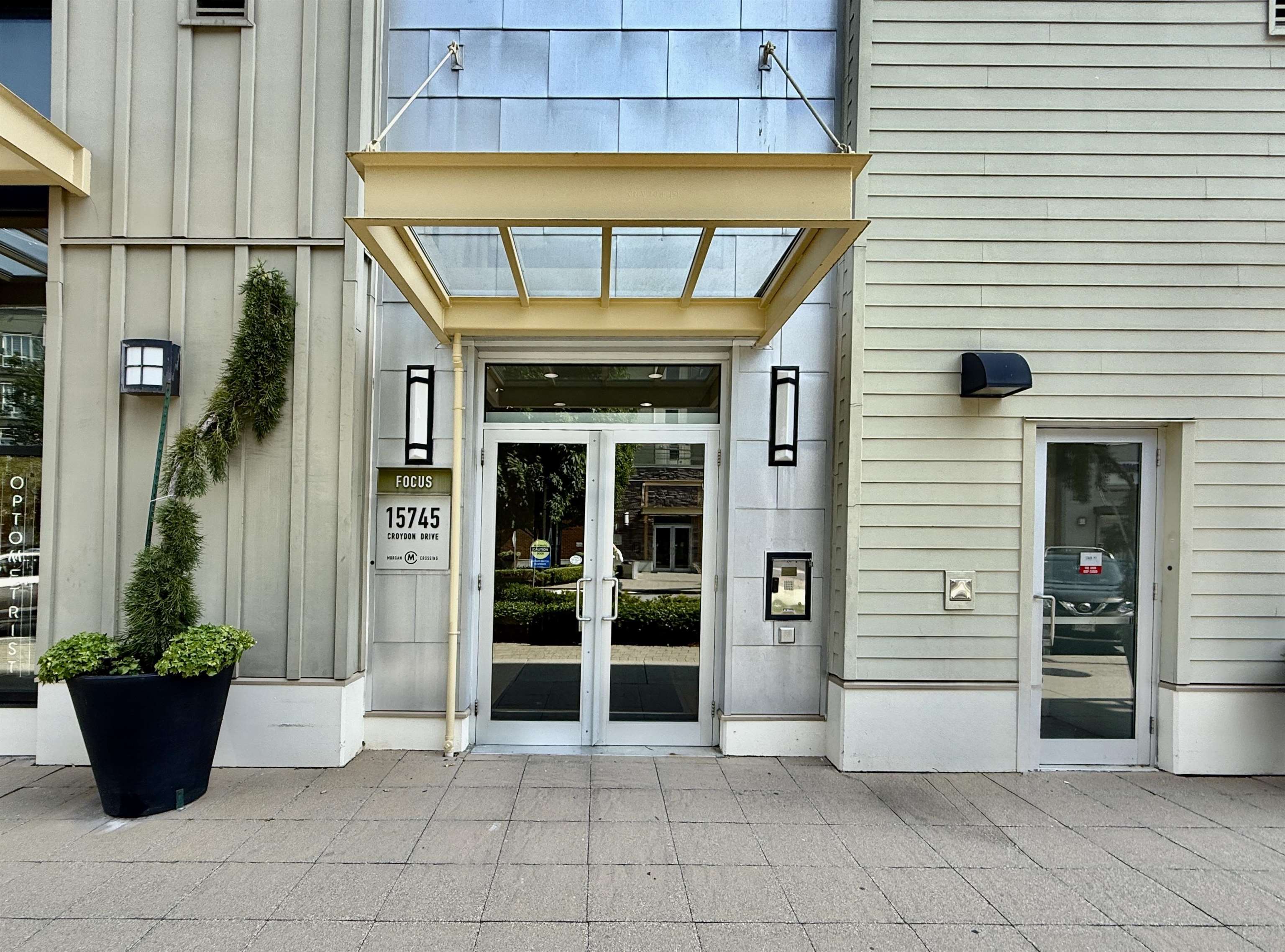 Property Photo: 15745 Croydon Drive 205 BC V3Z 2L5