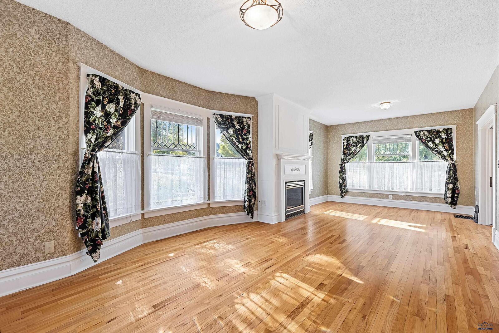 Property Photo: 1120 West Blvd SD 57701
