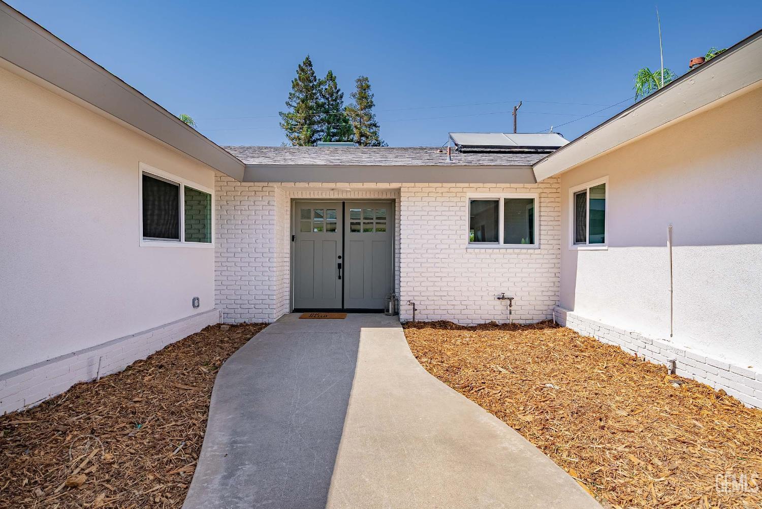 Property Photo: 3700 Christmas Tree Lane CA 93306