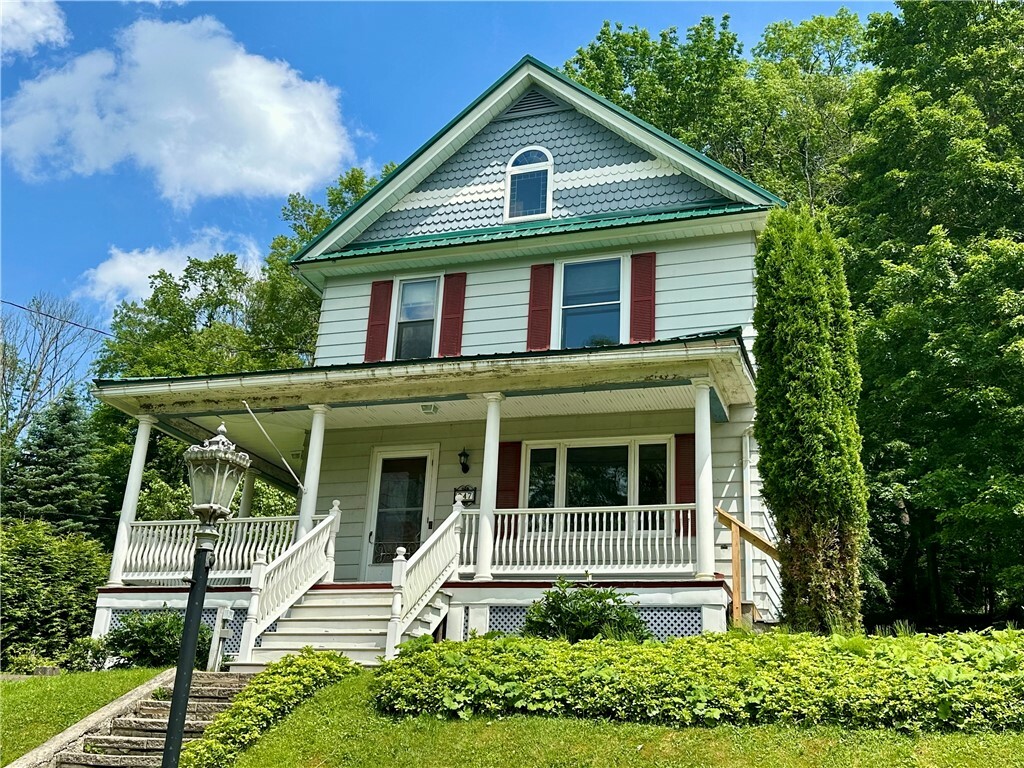 Property Photo: 247 W Corydon Street PA 16701