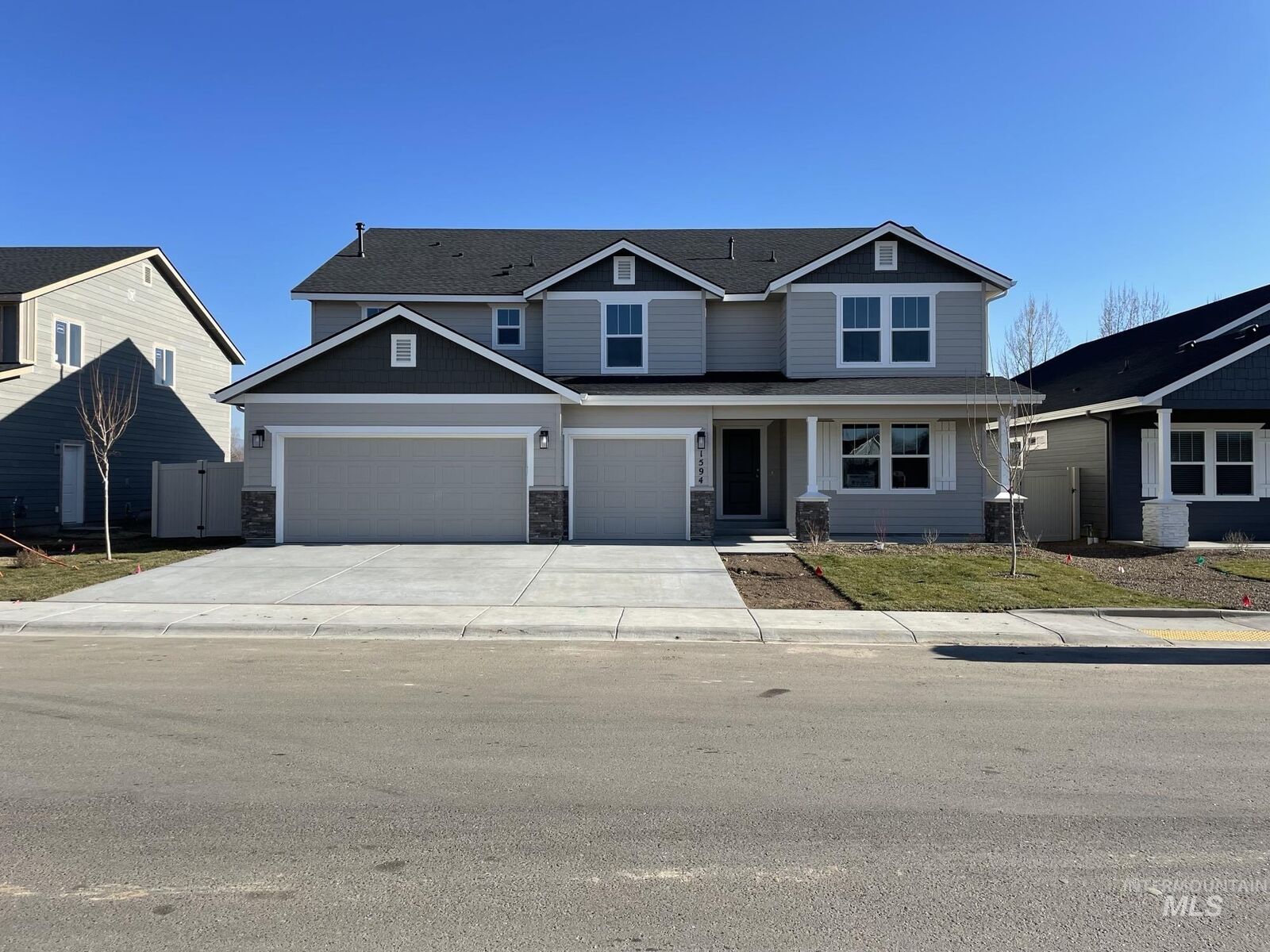 Property Photo:  1594 SW Silverstone Ave  ID 83647 