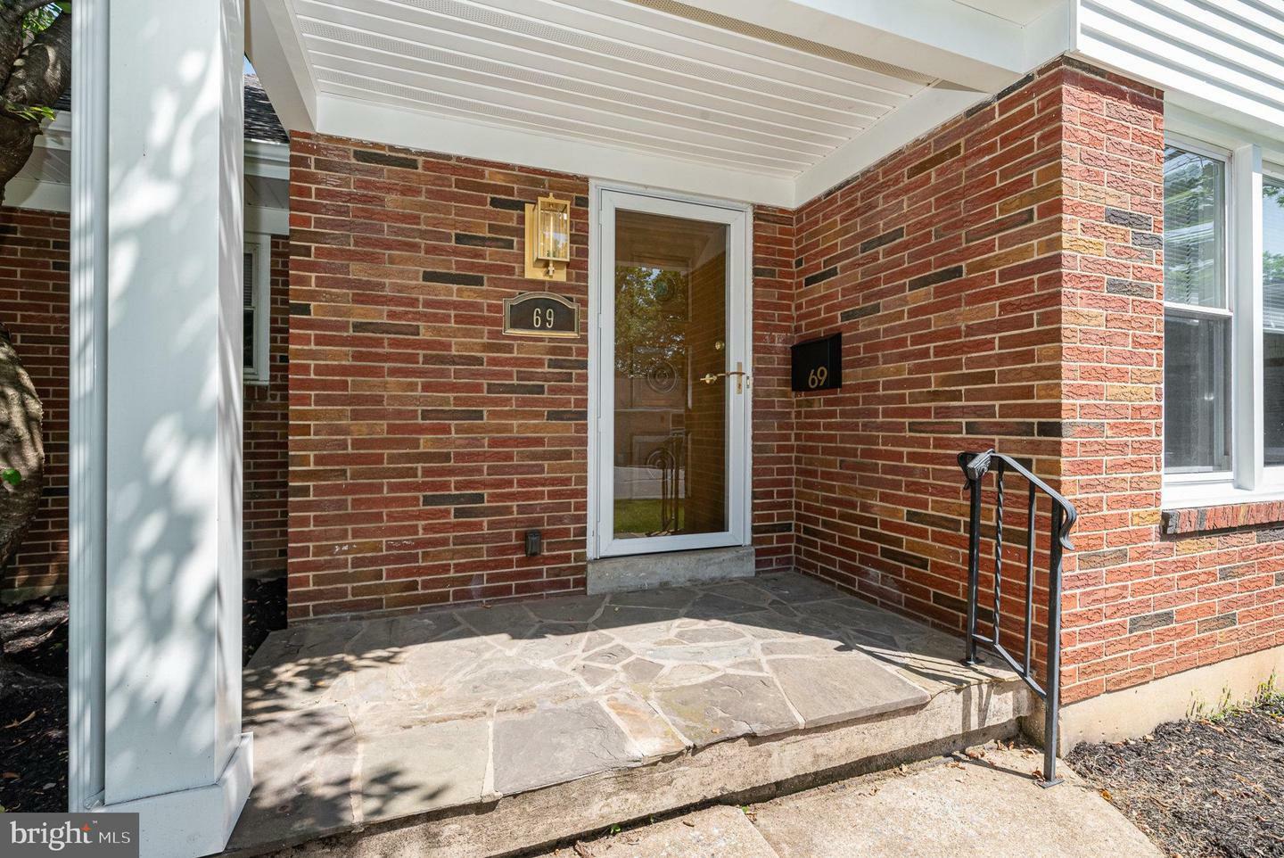 Property Photo: 69 W Areba Avenue PA 17033