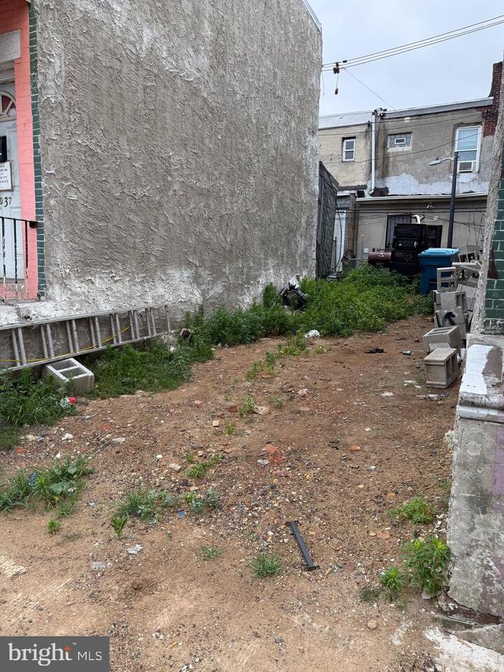 Property Photo:  3035 N Water Street  PA 19134 