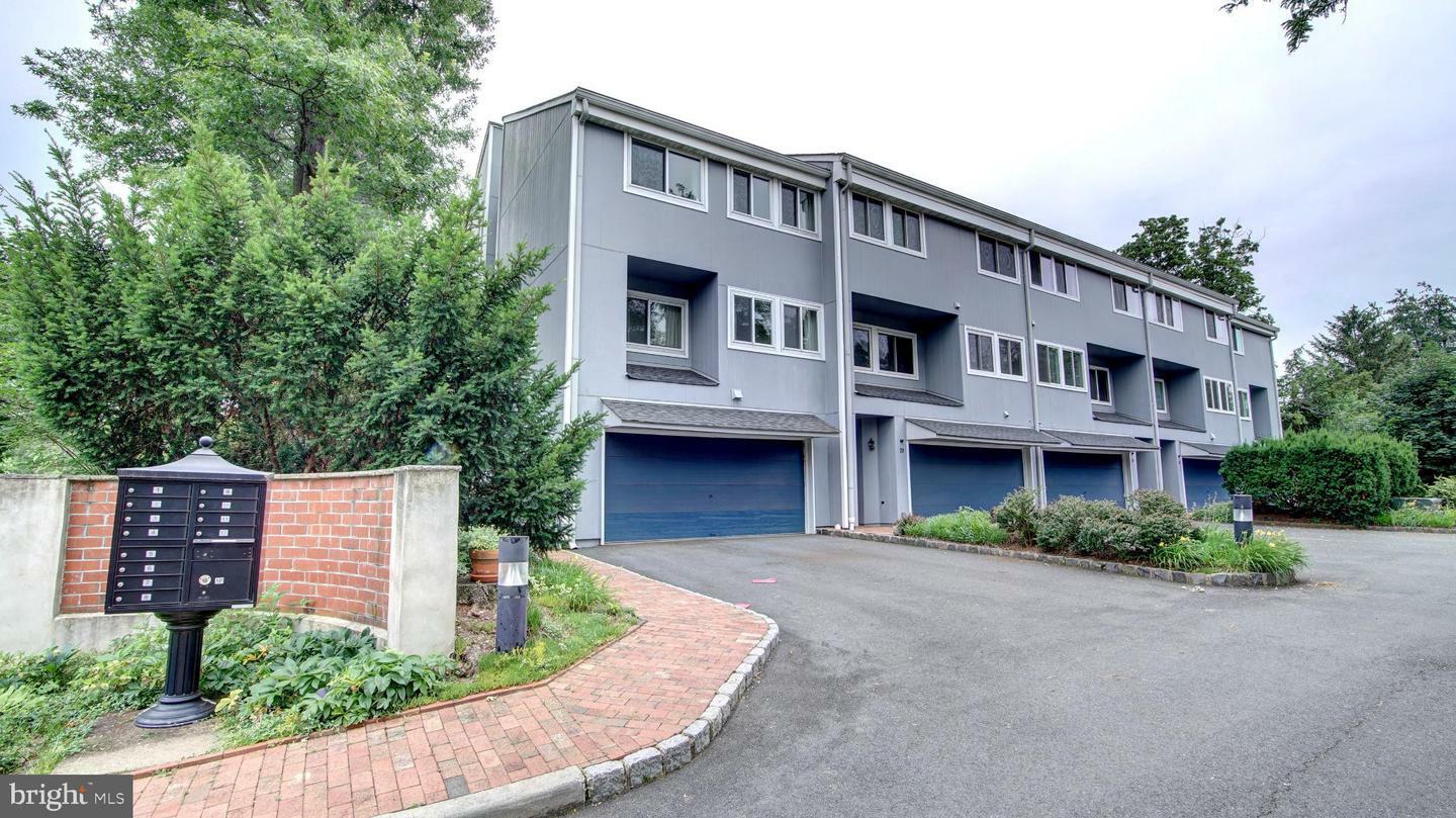 27 Richard Court  Princeton NJ 08540 photo