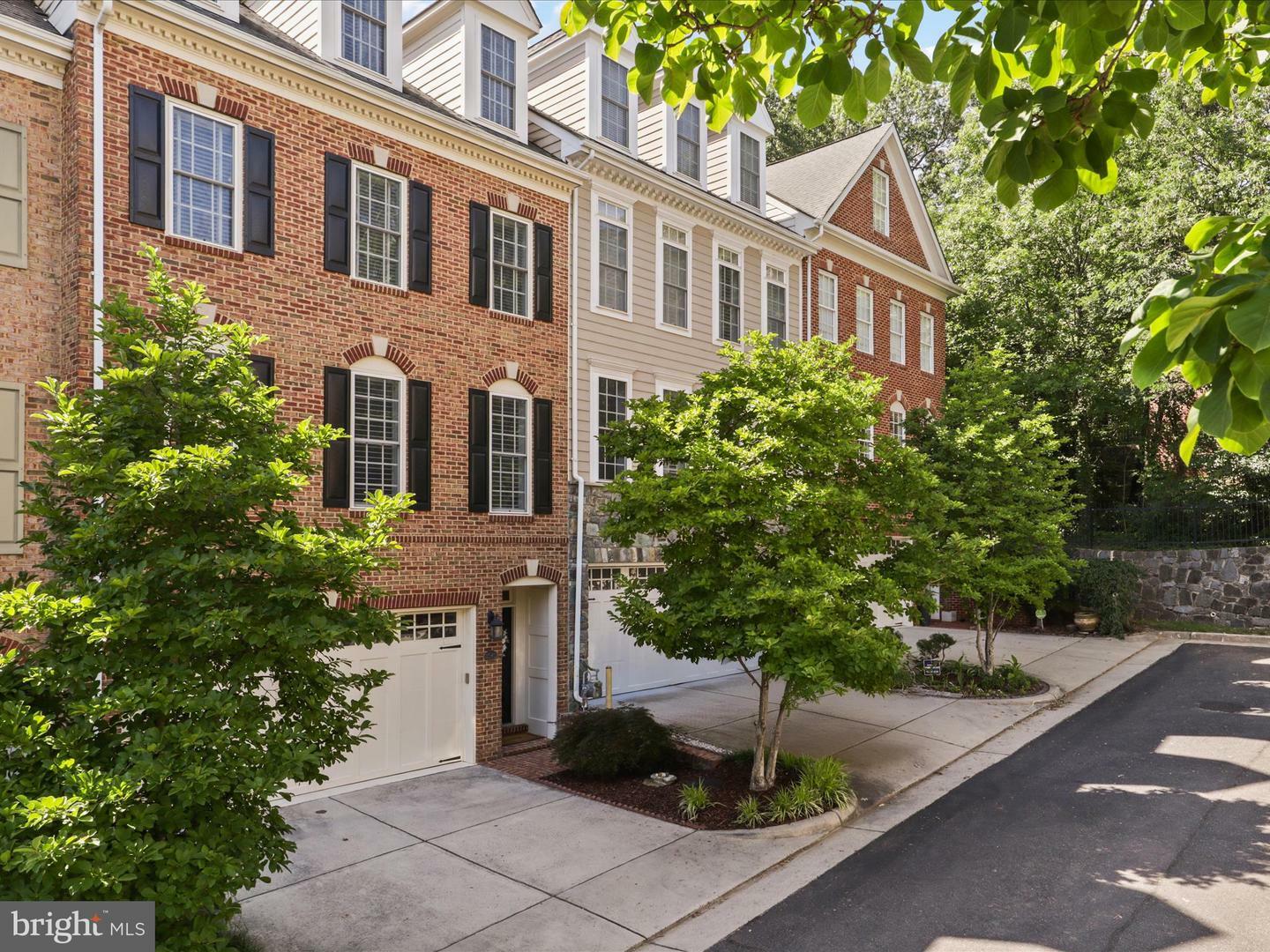 Property Photo:  3545 Goddard Way  VA 22304 