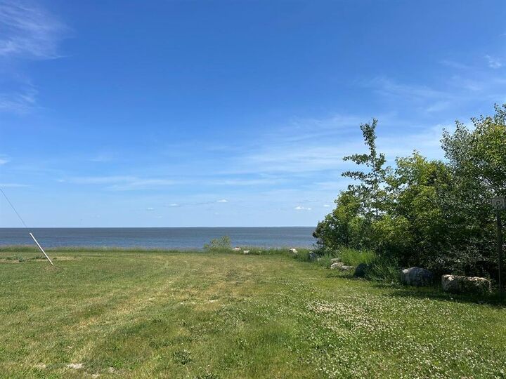 Property Photo: 61 Heathwood Drive MB R0E 2A0