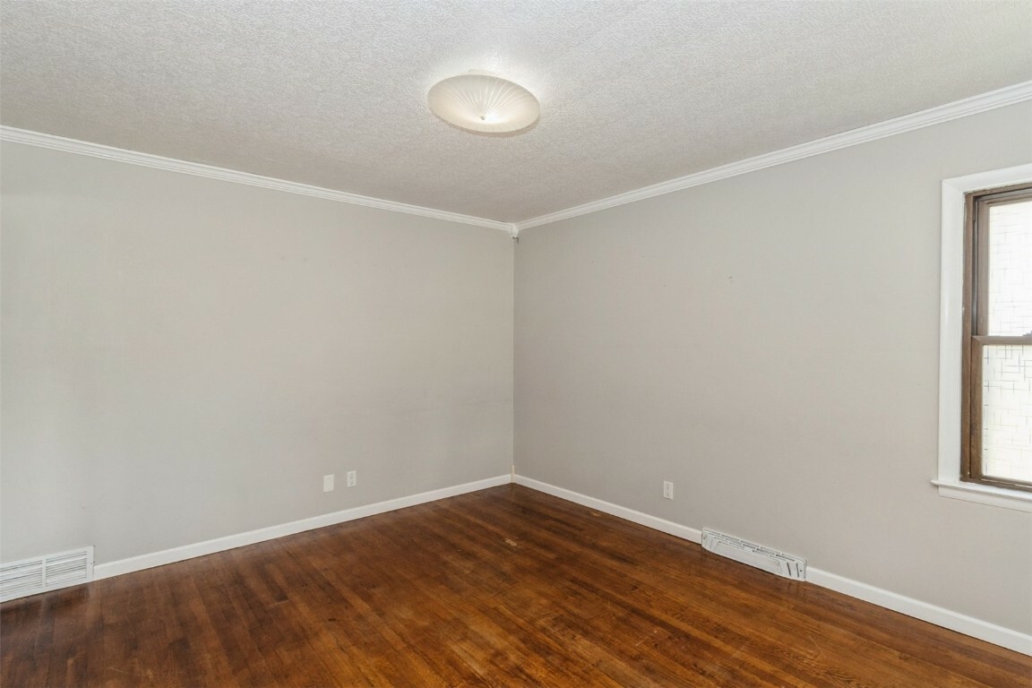 Property Photo: 1158 Brown Avenue NE IA 52402