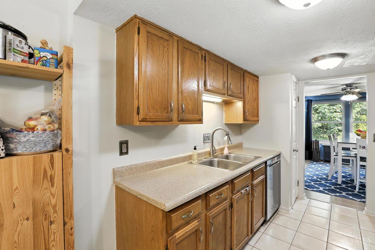 Property Photo:  804 Woodlyn Drive S  OH 45230 