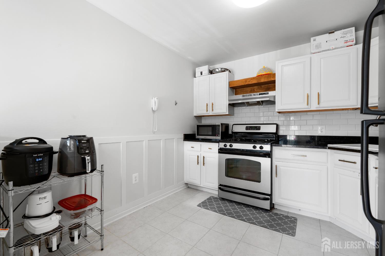 Property Photo: 1060 Morning Glory Drive NJ 08831