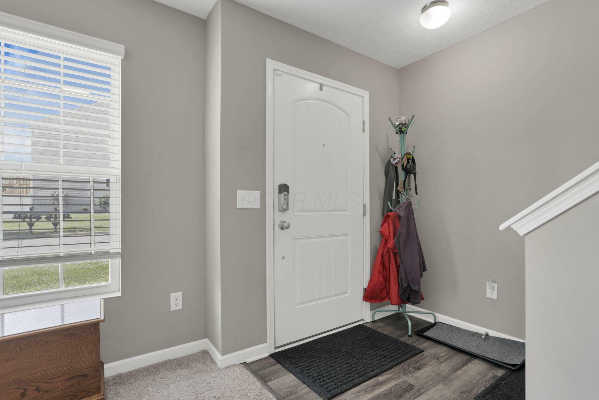 Property Photo:  280 Autumn Ridge Circle  OH 43147 