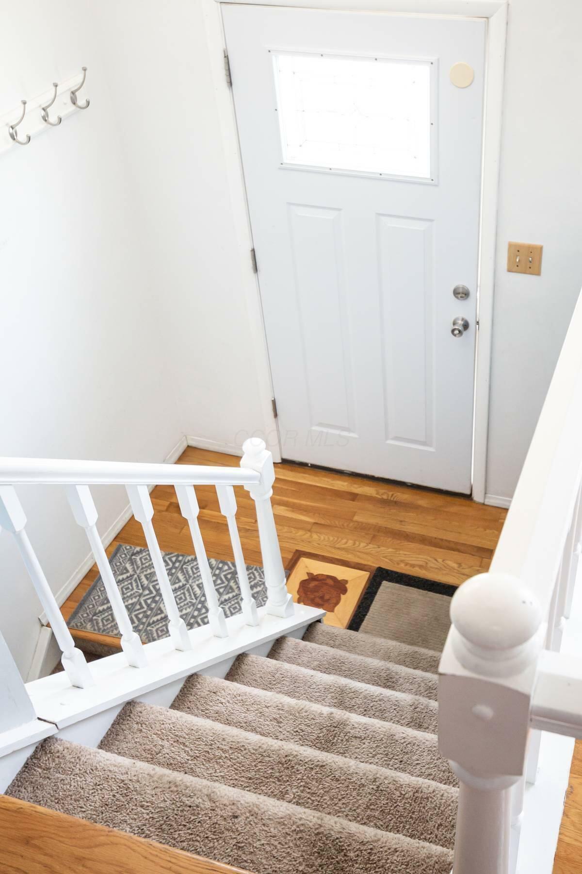 Property Photo: 3886 Farm Brook Lane OH 43204