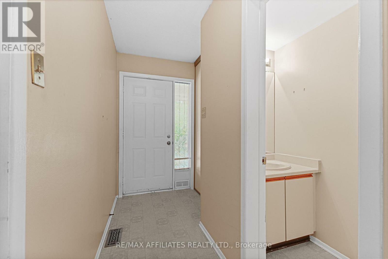 Property Photo: 62 Bridgewater Terrace ON K2J 3H4