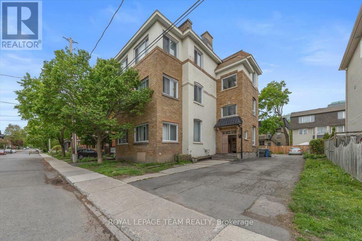 479 Cooper Street  Ottawa ON K1R 5H8 photo