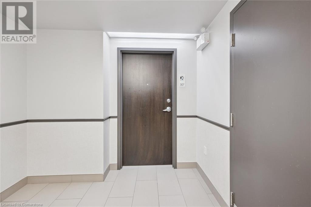 Property Photo: 776 Laurelwood Drive 307 ON N2V 0A8
