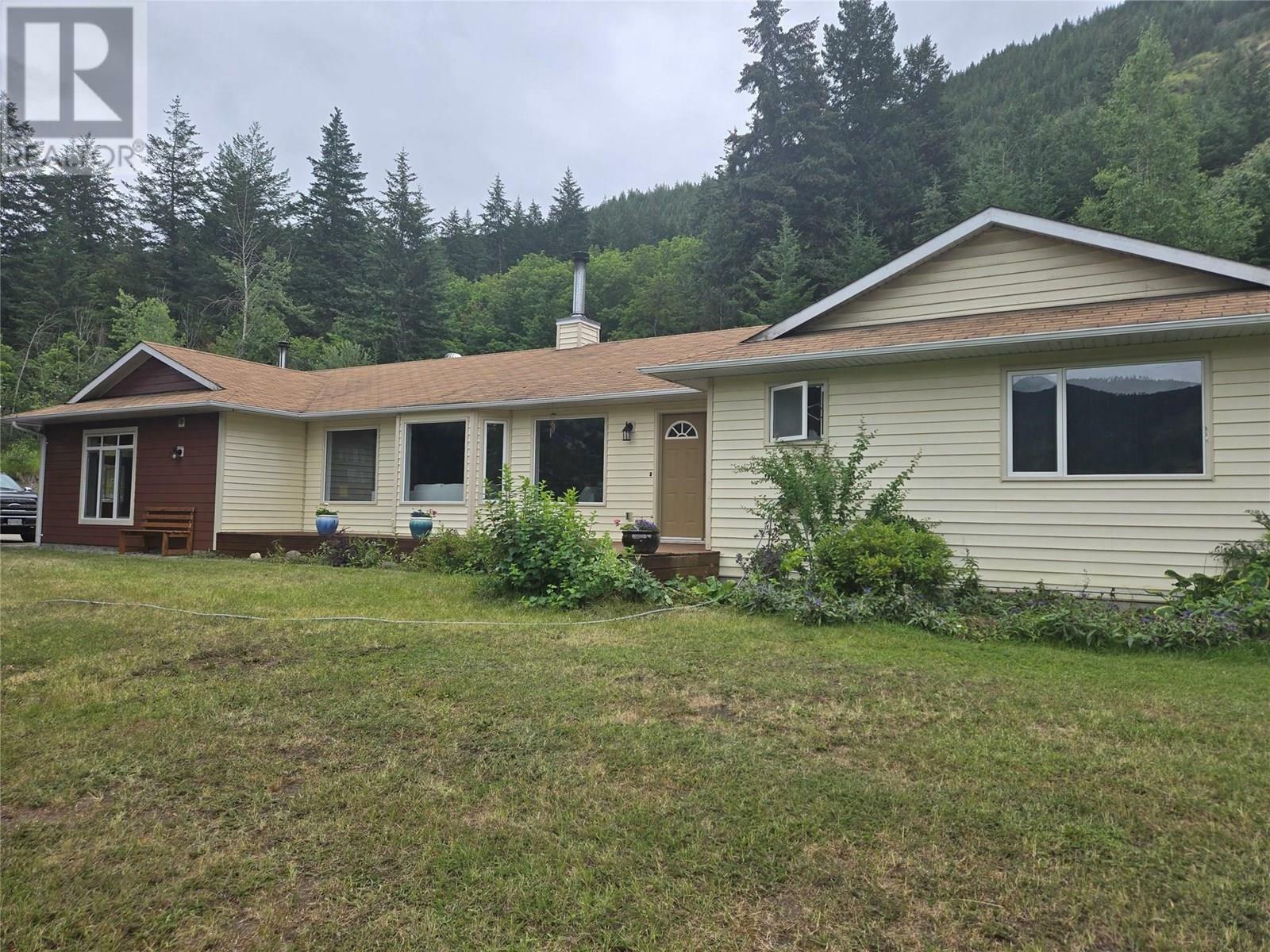 Property Photo: 6960 Brewer Road BC V1B 3H2