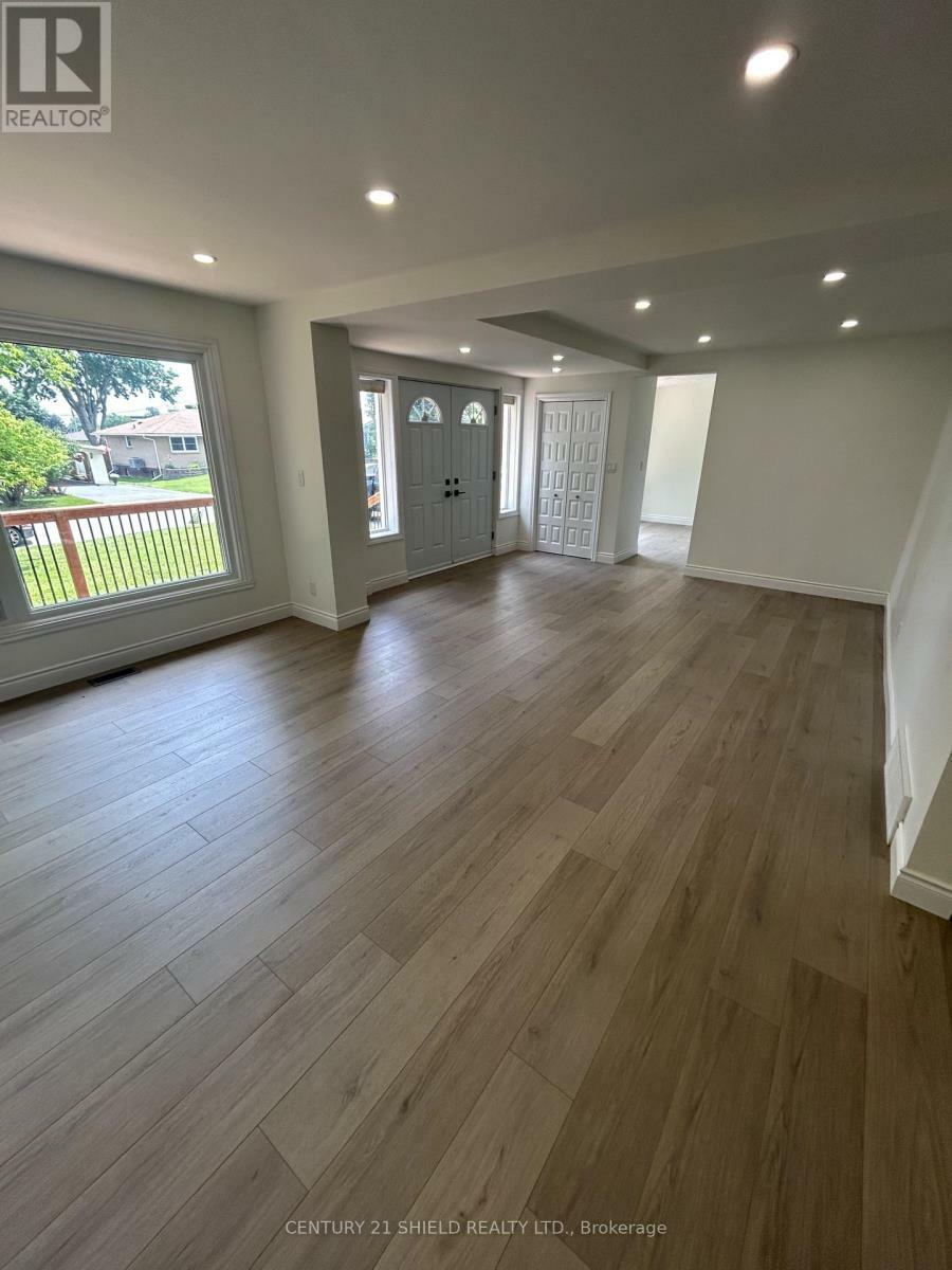 Property Photo: 1514 Frances Ann Avenue ON K6H 2L2