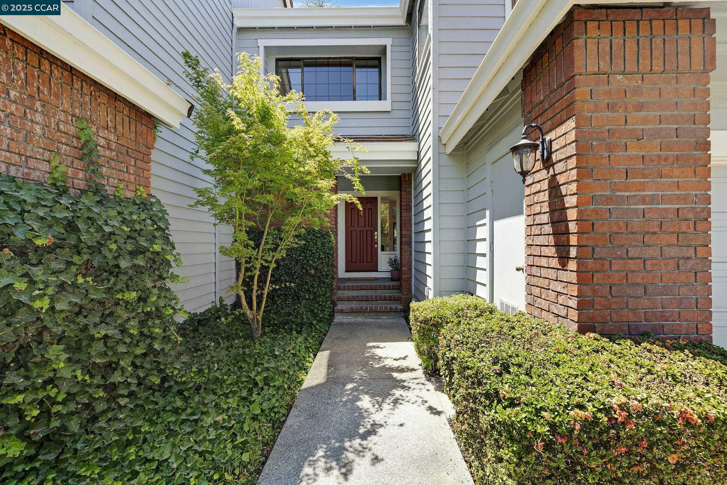 Property Photo: 205 Kingswood Ct CA 94506