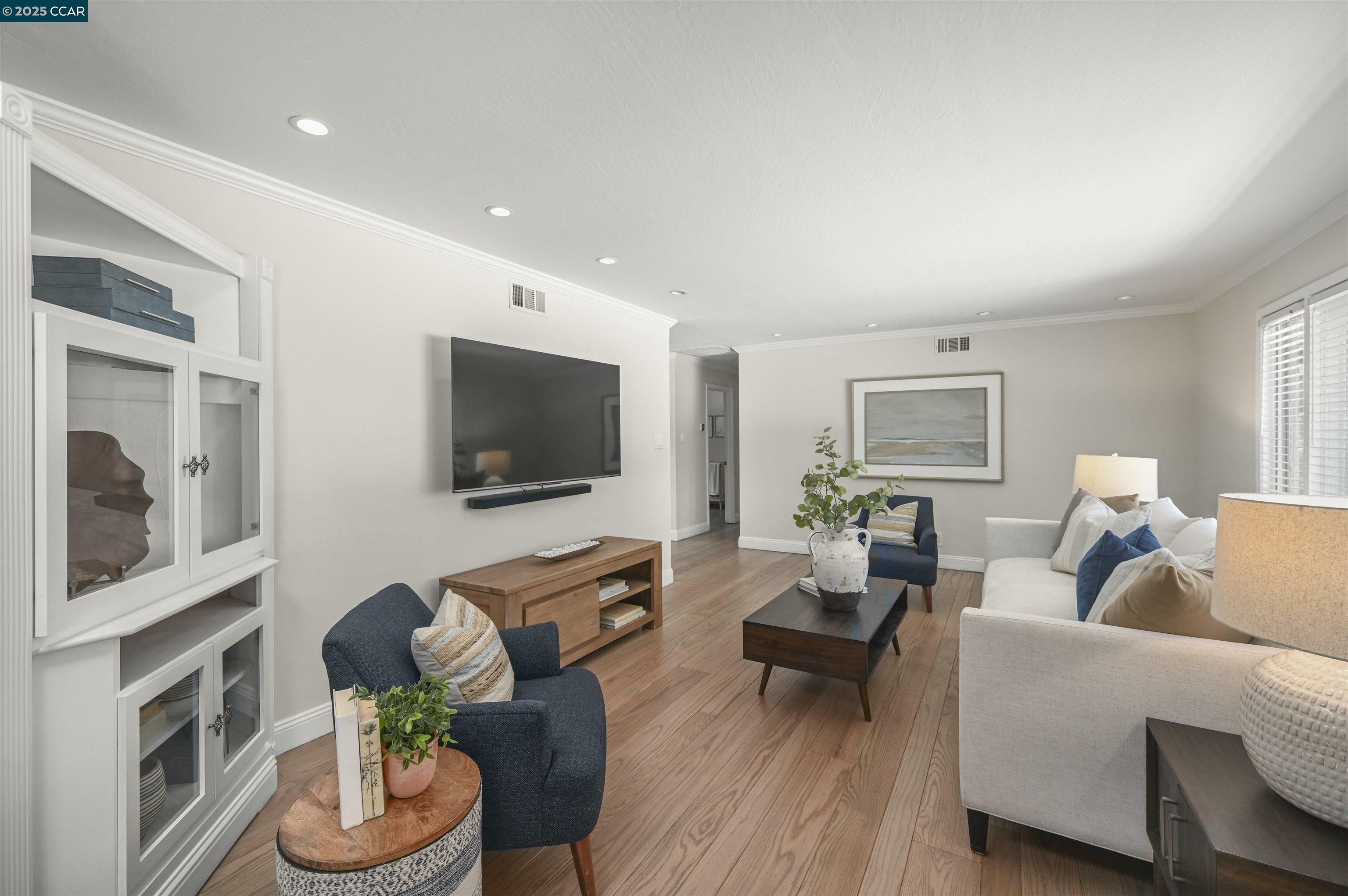 Property Photo: 40 Arlene Ln CA 94595