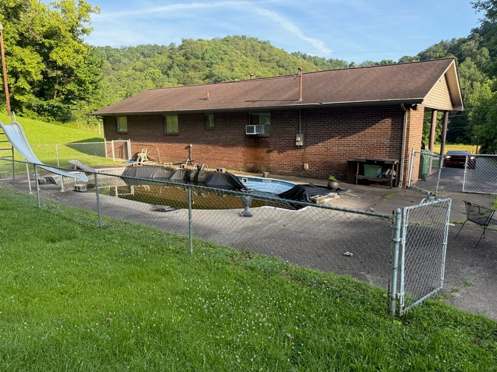 Property Photo:  1708 Ky Rt 302  KY 41265 
