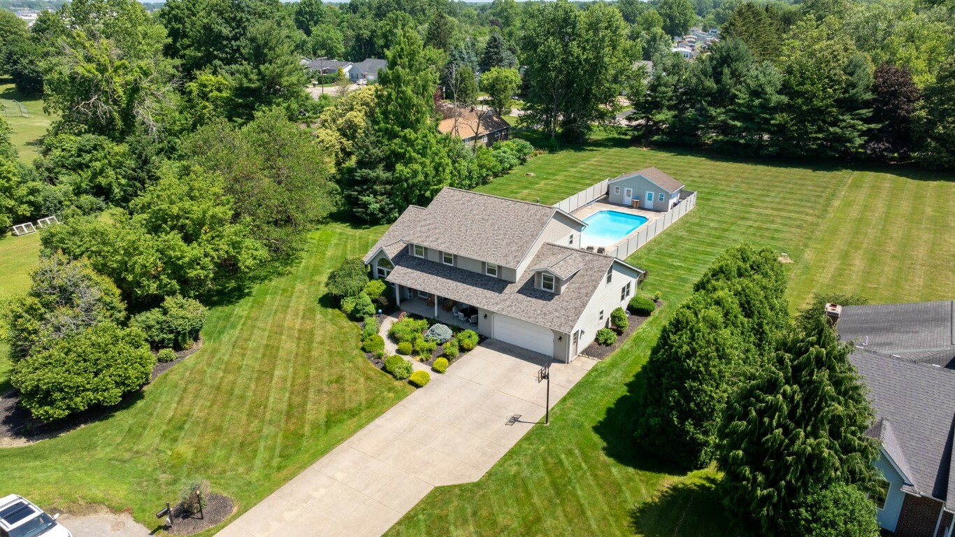 Property Photo: 2909 Westwood Estates Drive PA 16506
