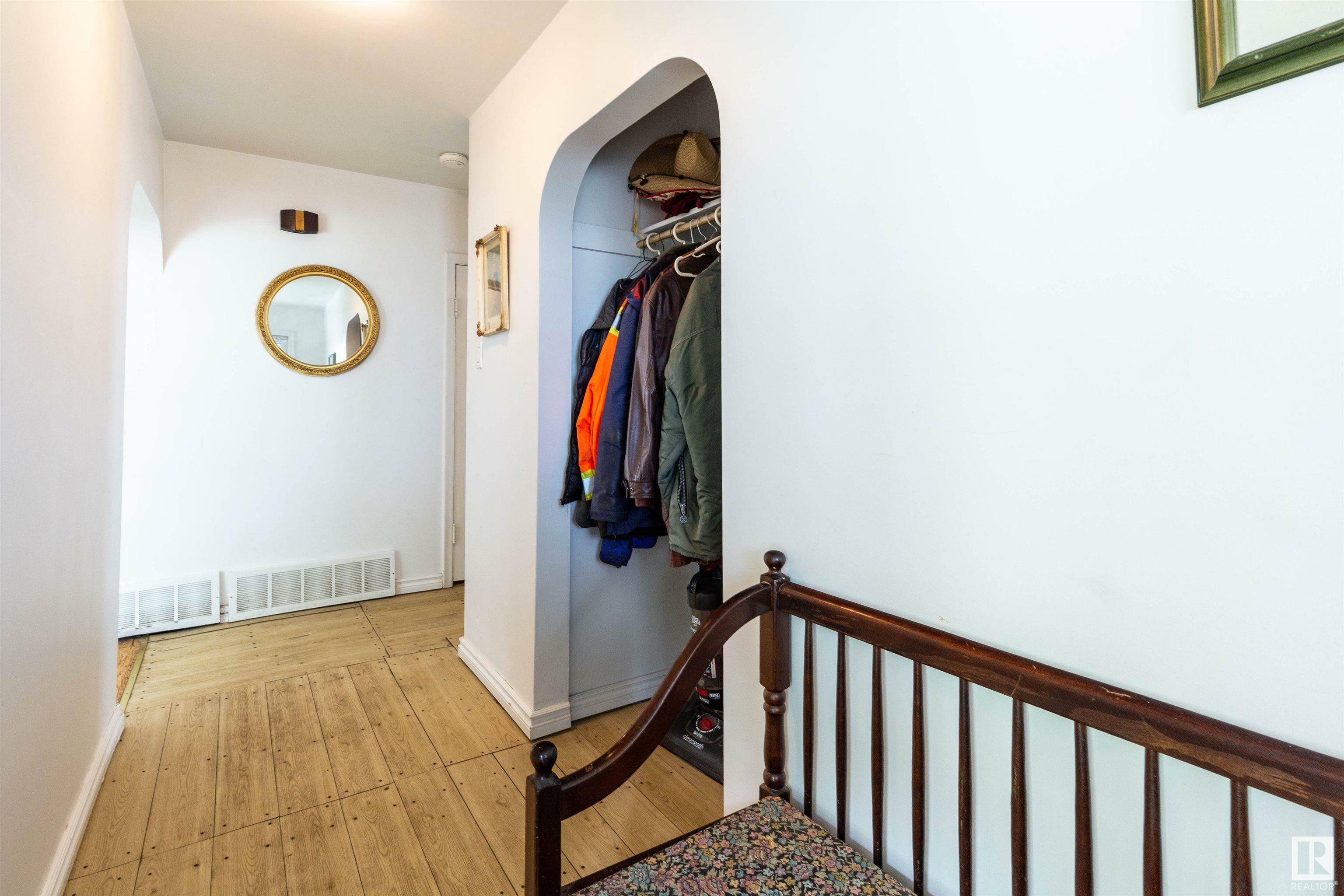 Photo de la propriété: 13307 116 Avenue NW AB T5M 3E4