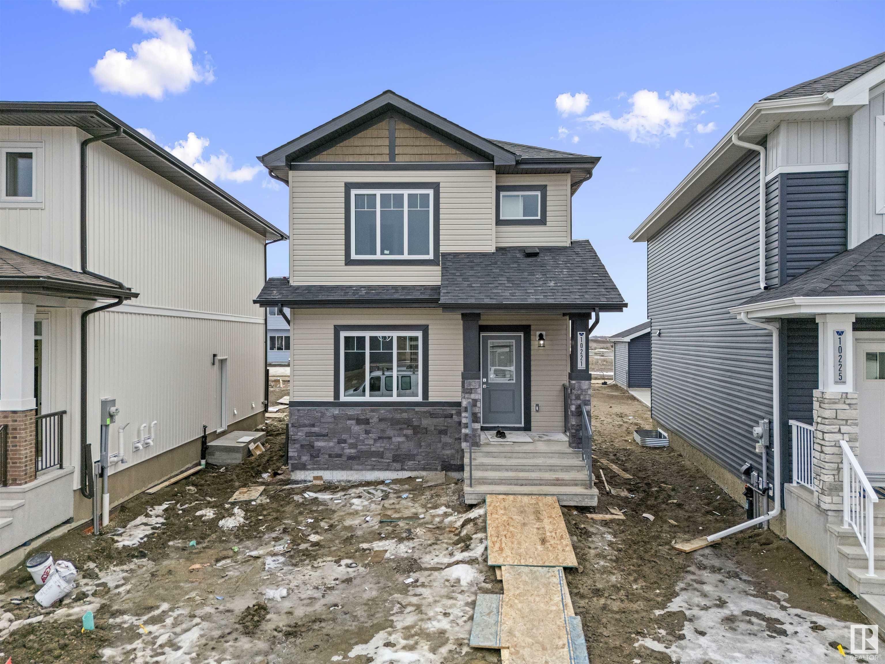 Photo de la propriété: 10233 92A Avenue AB T8R 2R4