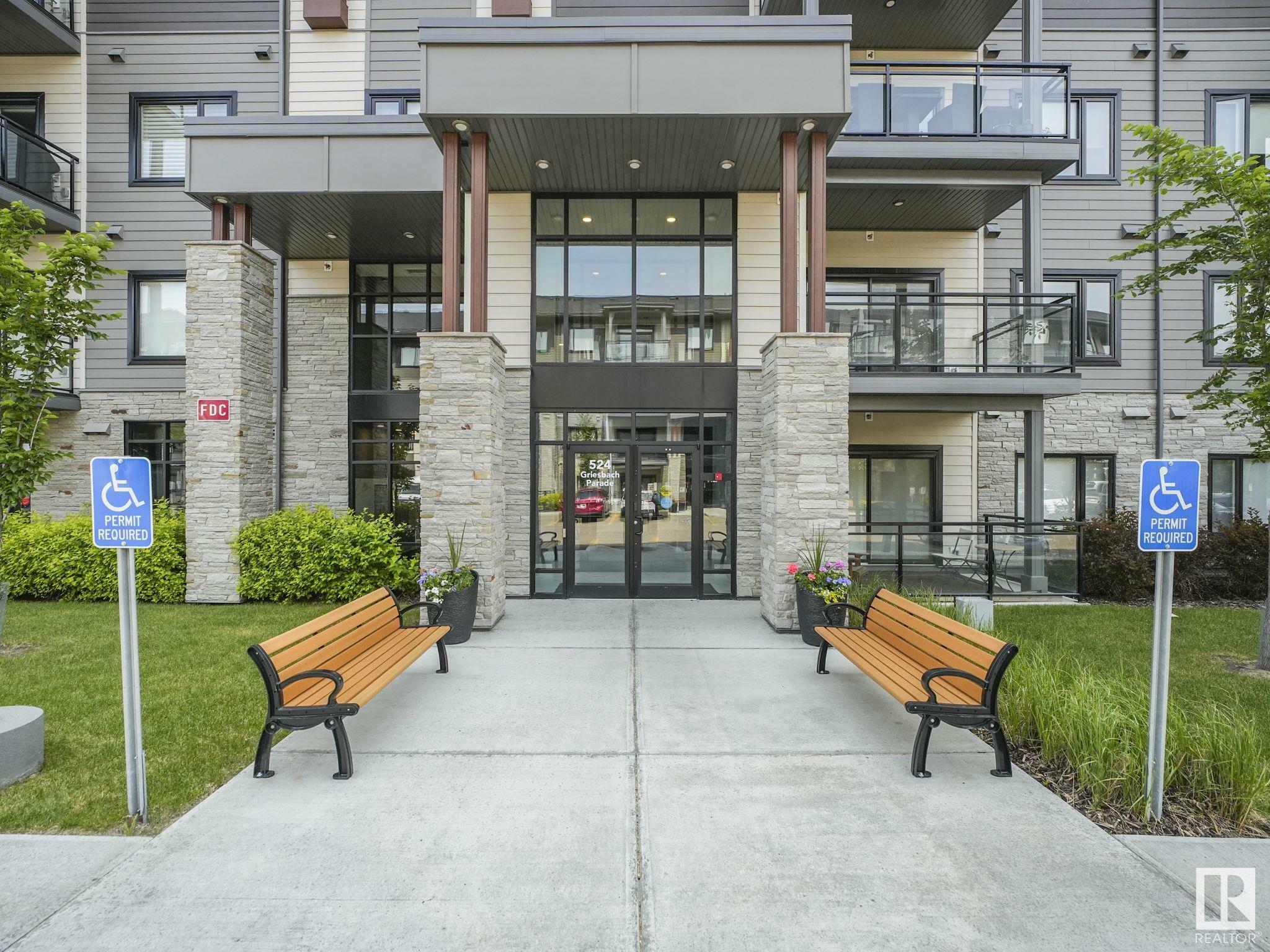 Photo de la propriété: 524 Griesbach Parade Parade NW 428 AB T5E 6X2