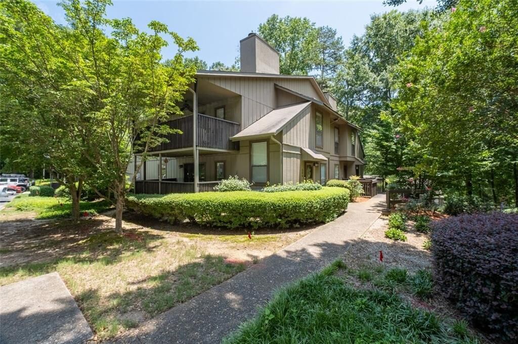 Property Photo:  308 Cumberland Court SE  GA 30080 